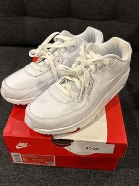 Nike Air Max 90 (GS) Triple White Metallic Silver HF6358-102 - 5Y / 6W